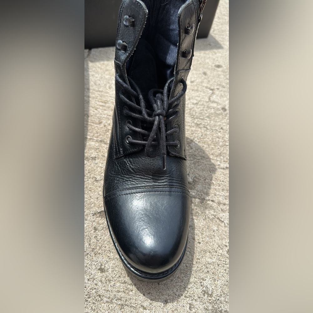Also SeneHauz. Men’s size 12 boots.